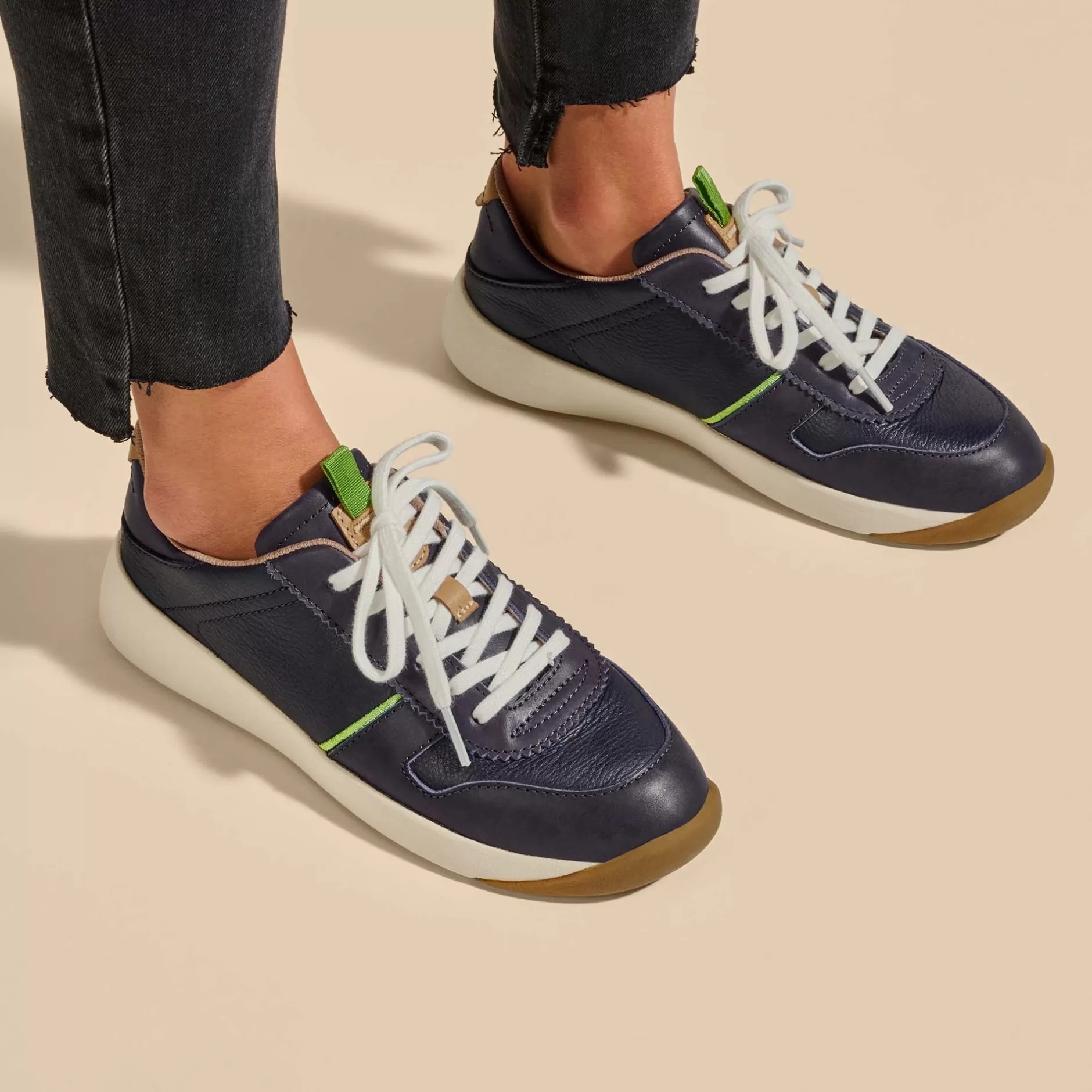 OluKai Shoes>Kaulele Women'S Leather Sneakers