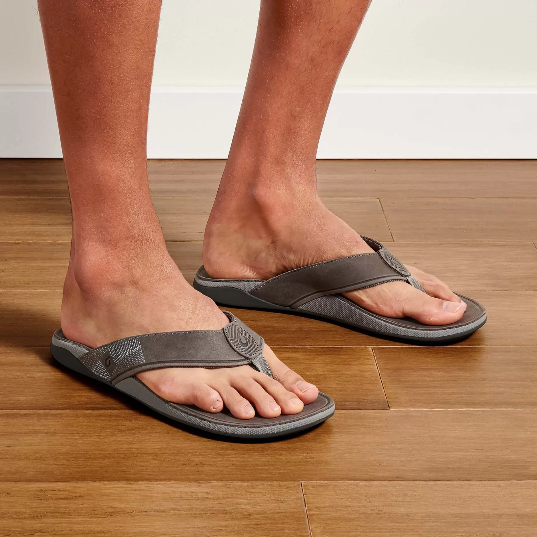 OluKai Sandals>Tuahine Men'S Leather Beach Sandals